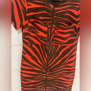 A new casual Michael Kors print dress. Never used. Super good condition